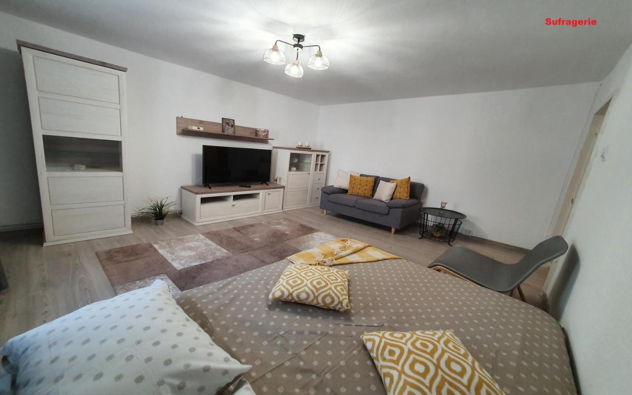 Mia Central Apart, 3 Rooms, 2 Baths, Afi Mall Brasov Ngoại thất bức ảnh